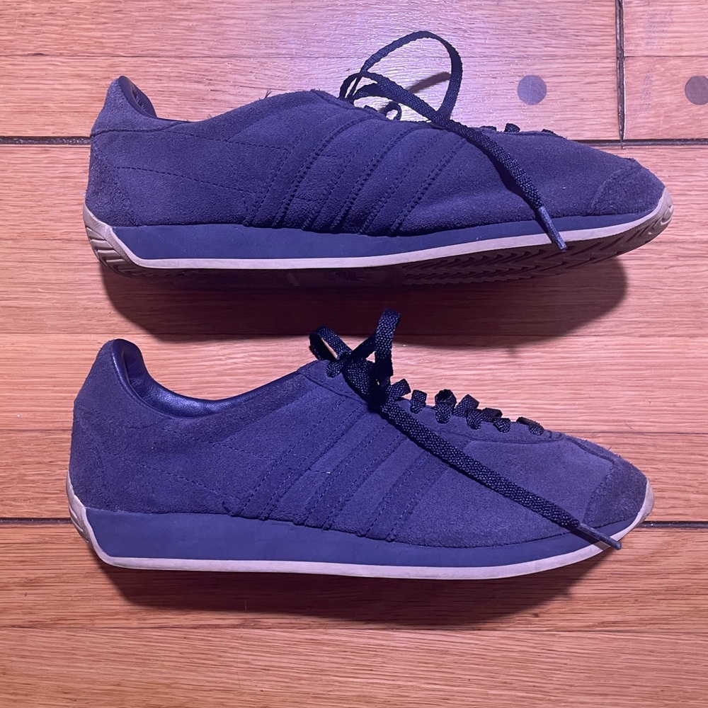 Women's Athletic Sneakers - Navy Suede